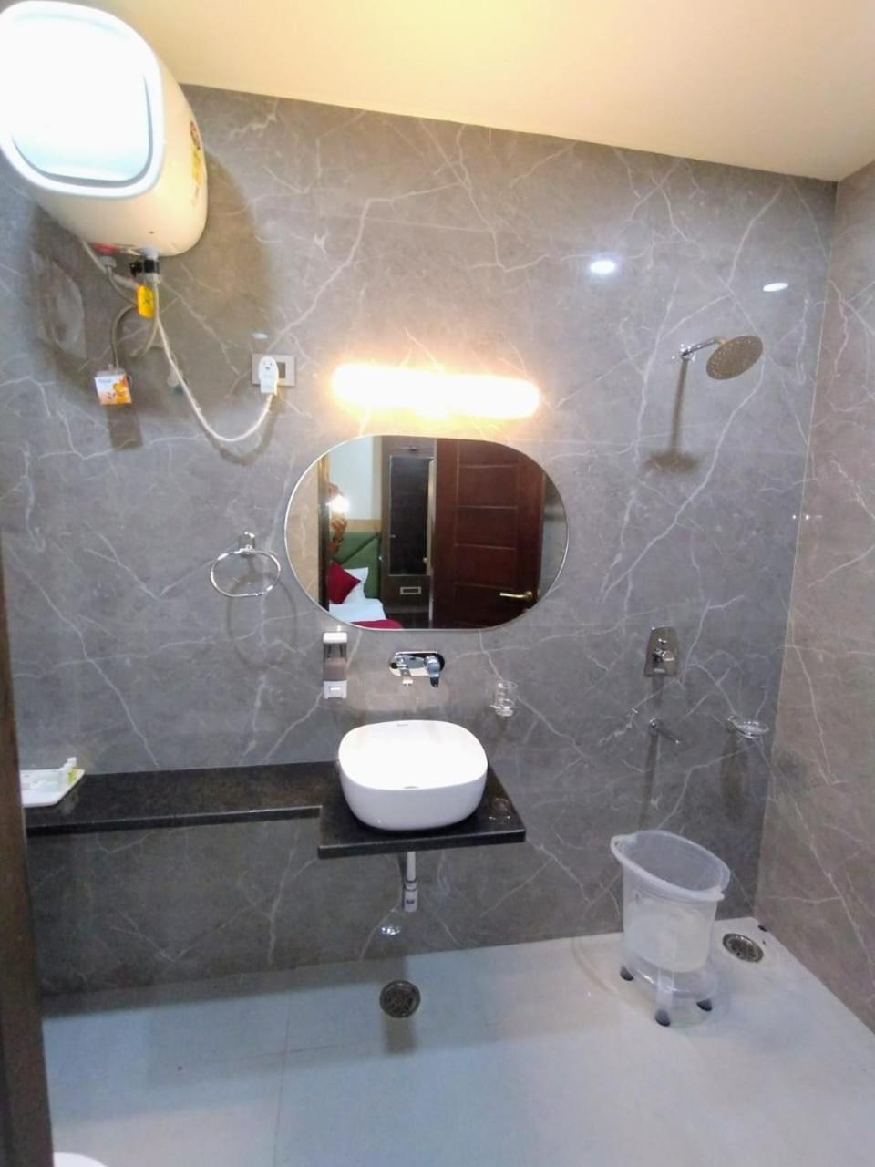Celebration Guest House Лакхнау Экстерьер фото